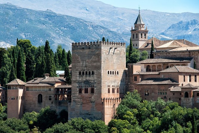 Malaga to Granada trip with Alhambra tickets included - Schedule and pacing: what an 9:00 am start feels like