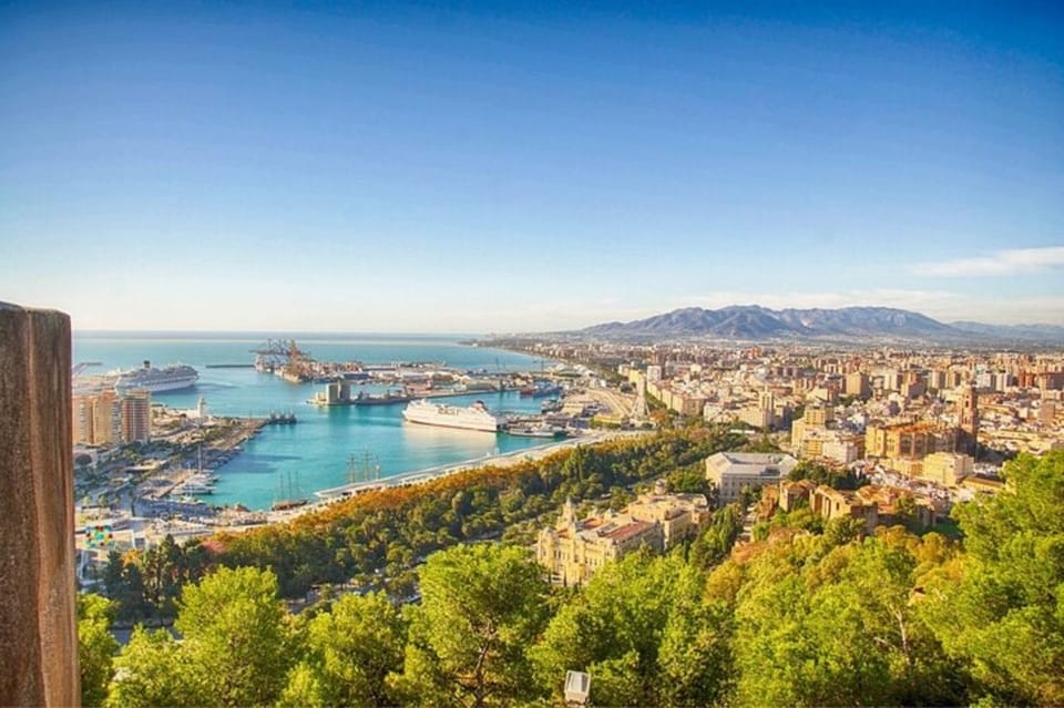 Malaga: Walking Tour of Must-See Attractions - A 2-hour route that makes Málaga’s layers click