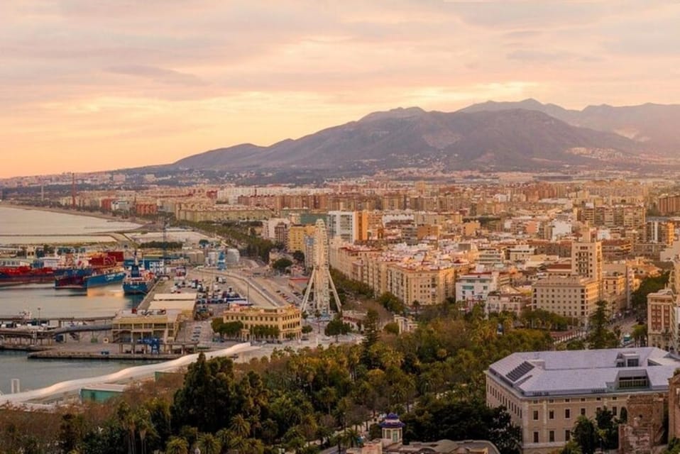 Malaga: Walking Tour of Must-See Attractions - Starting at Alameda Principal, 1: easy to find, easy to orient