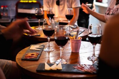 Malaga: Wine and Tapas Tour with Tastings and Drinks - Meeting at Plaza de la Constitución and getting your bearings fast