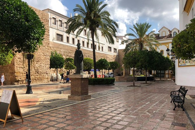 Marbella Old Town group tour with a True Local - Paseo Marítimo and Avenida del Mar: sea air and Salvador Dalí
