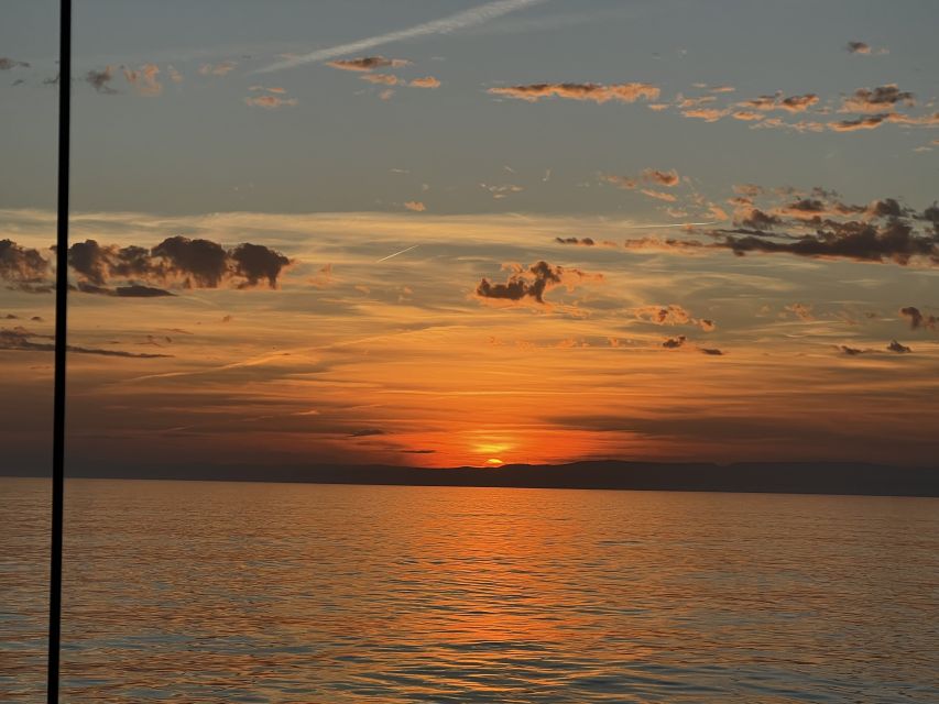 Marbella: Sunset Sailing Trip with Drinks and Snacks - Who this sunset sail is best for
