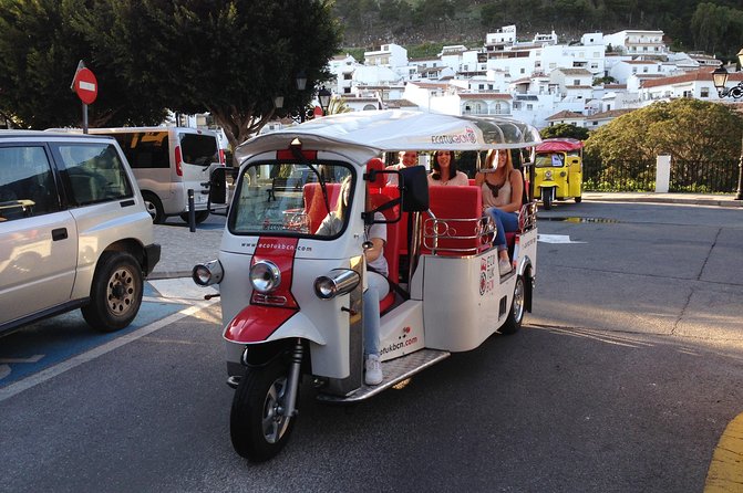 Mijas: Panoramic city tour in an electric Tuk Tuk - The starting point at Av. del Compás (and what to do first)