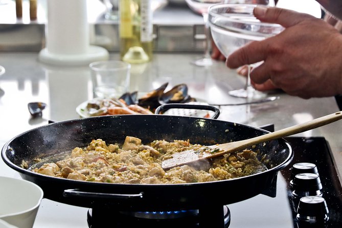 Paella Cooking Class in Malaga - Before the pan: olive oil tasting and Malaga snacks