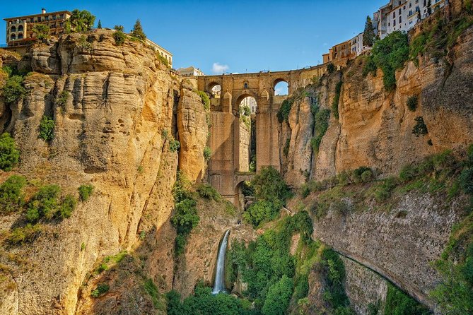 Private Day Trip to Ronda from Malaga with Driver-Guide - Private pickup and the day’s pacing (8–9 hours)