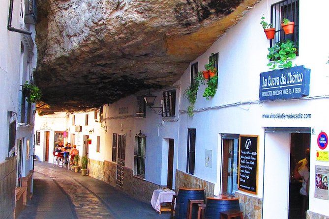 Ronda and Setenil de las Bodegas tour from Malaga - Puente Nuevo and the hour to roam: where the views hit hardest