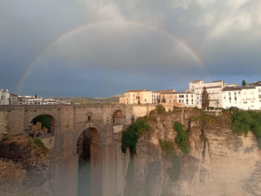 Ronda: Guided Walking Tour with English or Spanish Guide - How the route works (and why 90 minutes feels like more)
