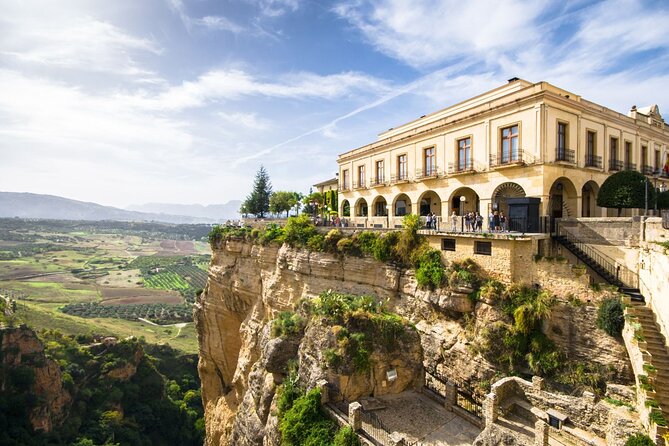 Ronda Village Guided Tour from Costa del Sol - Puente Nuevo and the gorge: the must-see reason Ronda works