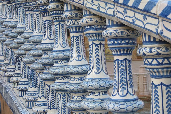 Seville Full Day Trip with Cathedral from Malaga - Torre del Oro: A Quick Landmark That Sets a Historic Mood