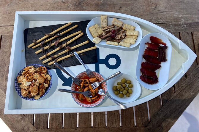 Sunset Boattrip + Tapa + Cava - Marine Life and Photo Moments: When the Coast Lights Up
