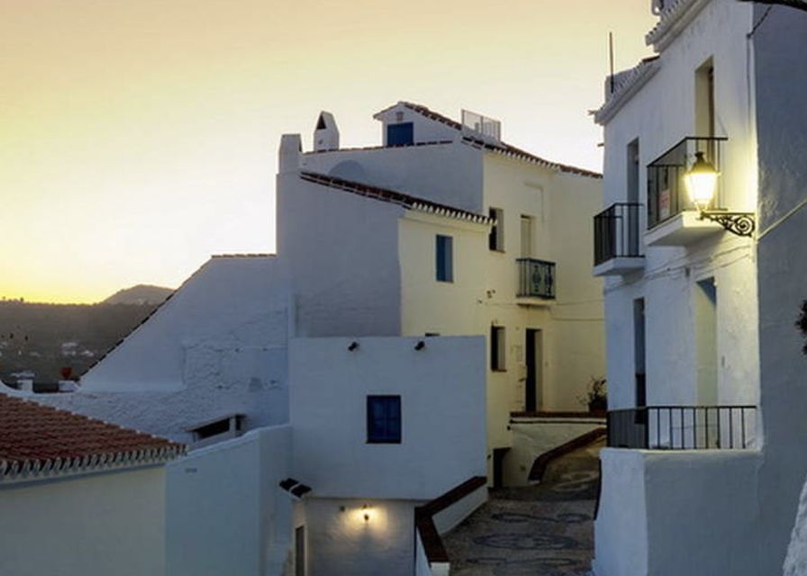 Torremolinos/Benalmadena: Nerja Caves Tour with Frigiliana - The guide makes it better: Antonia, Ruben, and Kevin’s kind of “clarity”